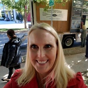 Meet your Posher, Stephanie